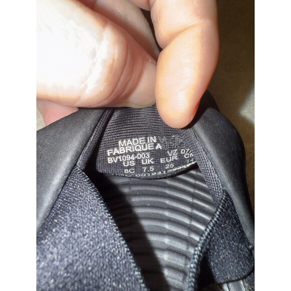 Nike Kawa Boys Size 8C Black Slides With Strap Gold - Picture 5 of 5